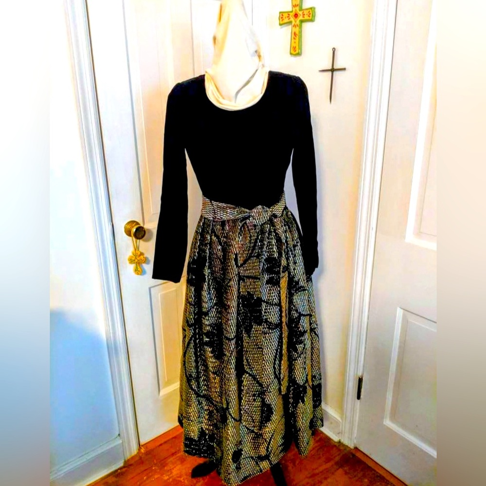 VINTAGE 1980's Razook's Scoop Neck Black Velvet and Gold Lame Party Dress